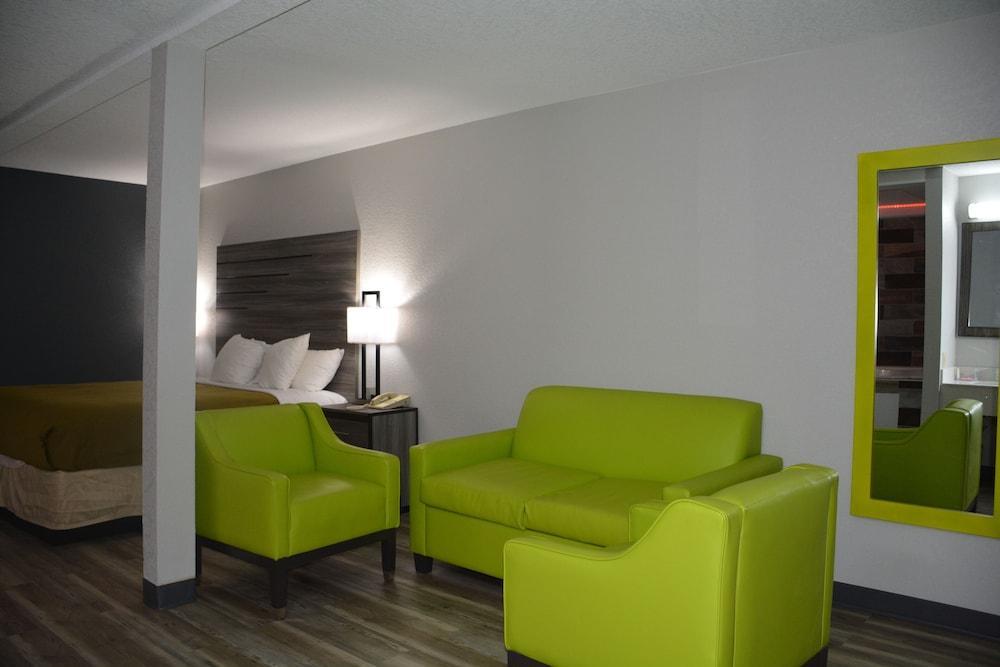 Econo Lodge Inn&Suites Des Moines - Merle Hay Rd Extérieur photo