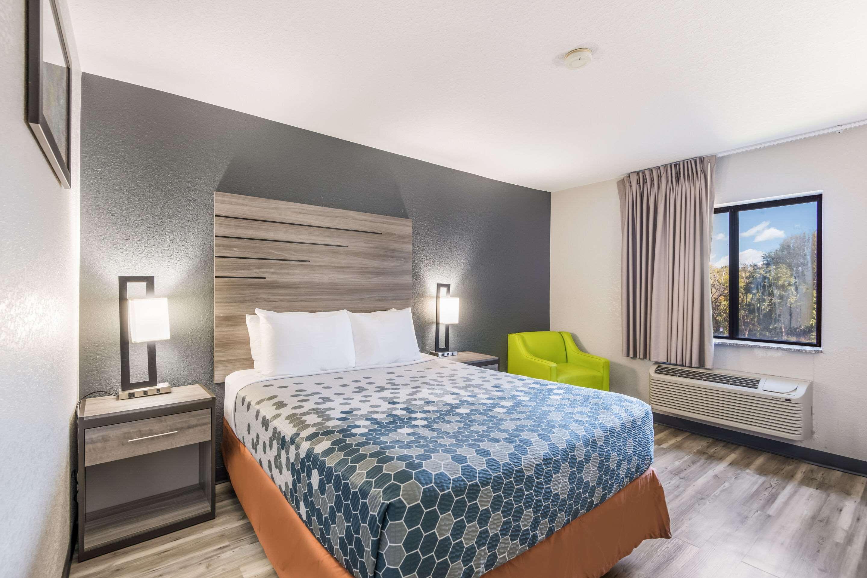 Econo Lodge Inn&Suites Des Moines - Merle Hay Rd Extérieur photo