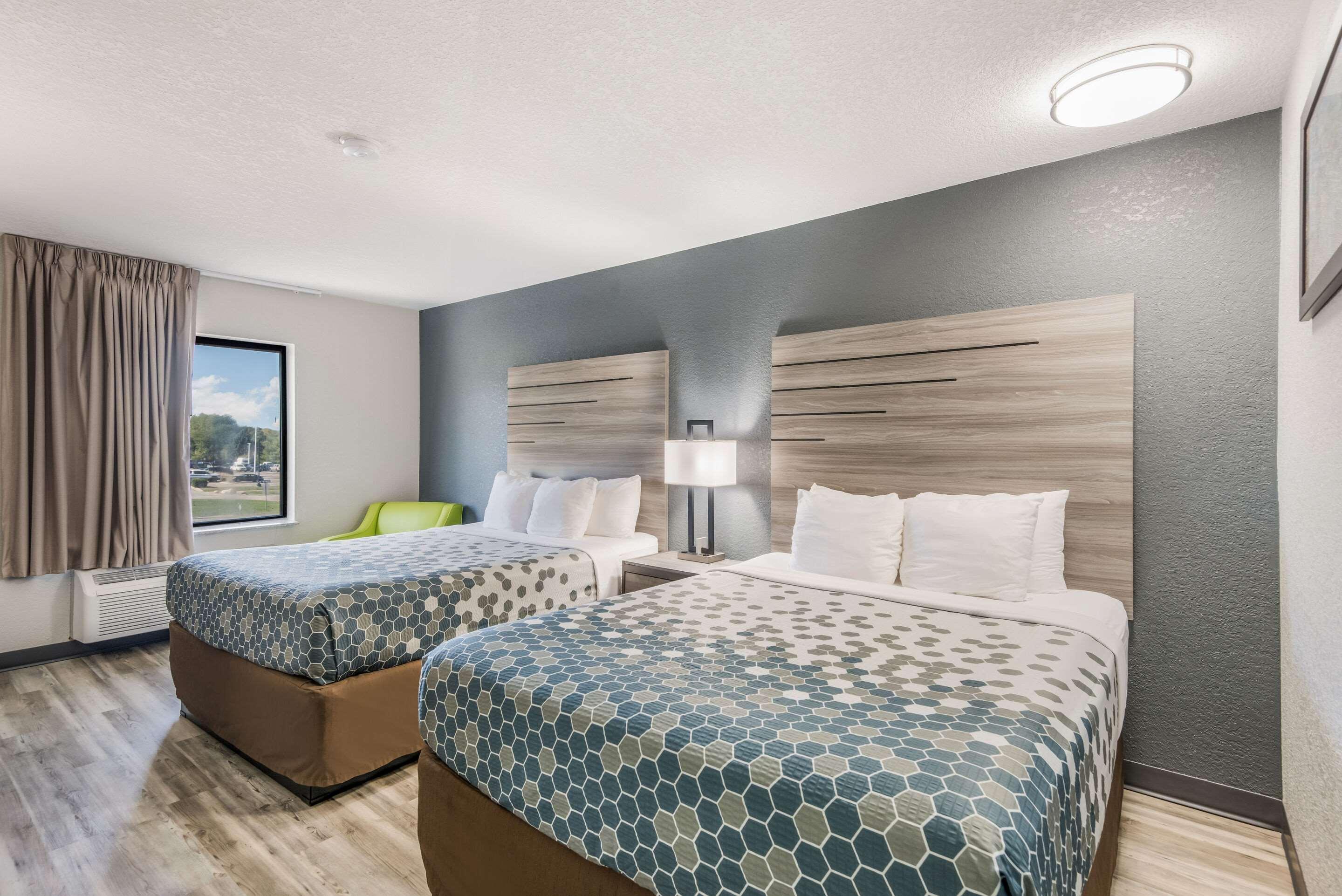 Econo Lodge Inn&Suites Des Moines - Merle Hay Rd Extérieur photo