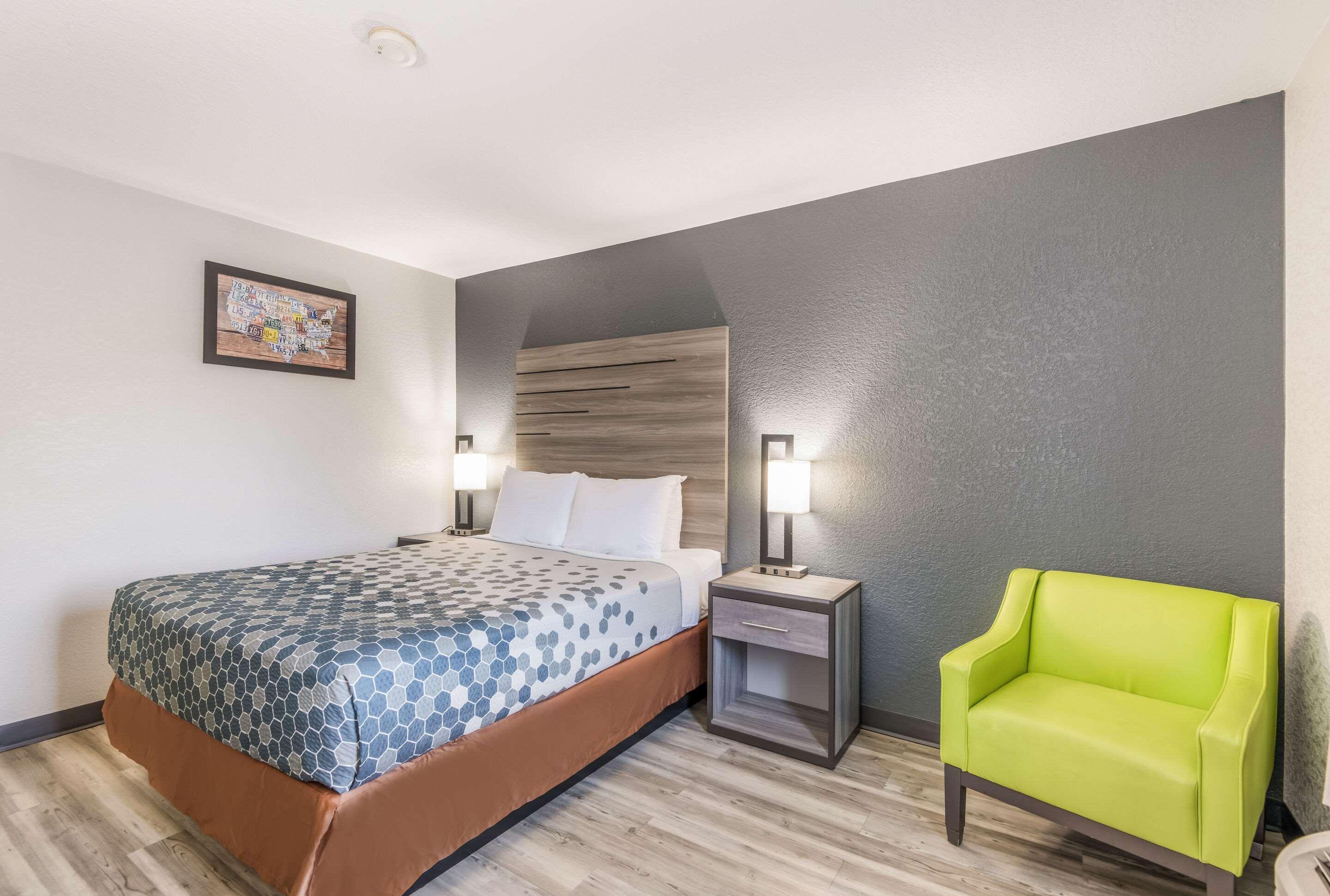 Econo Lodge Inn&Suites Des Moines - Merle Hay Rd Extérieur photo
