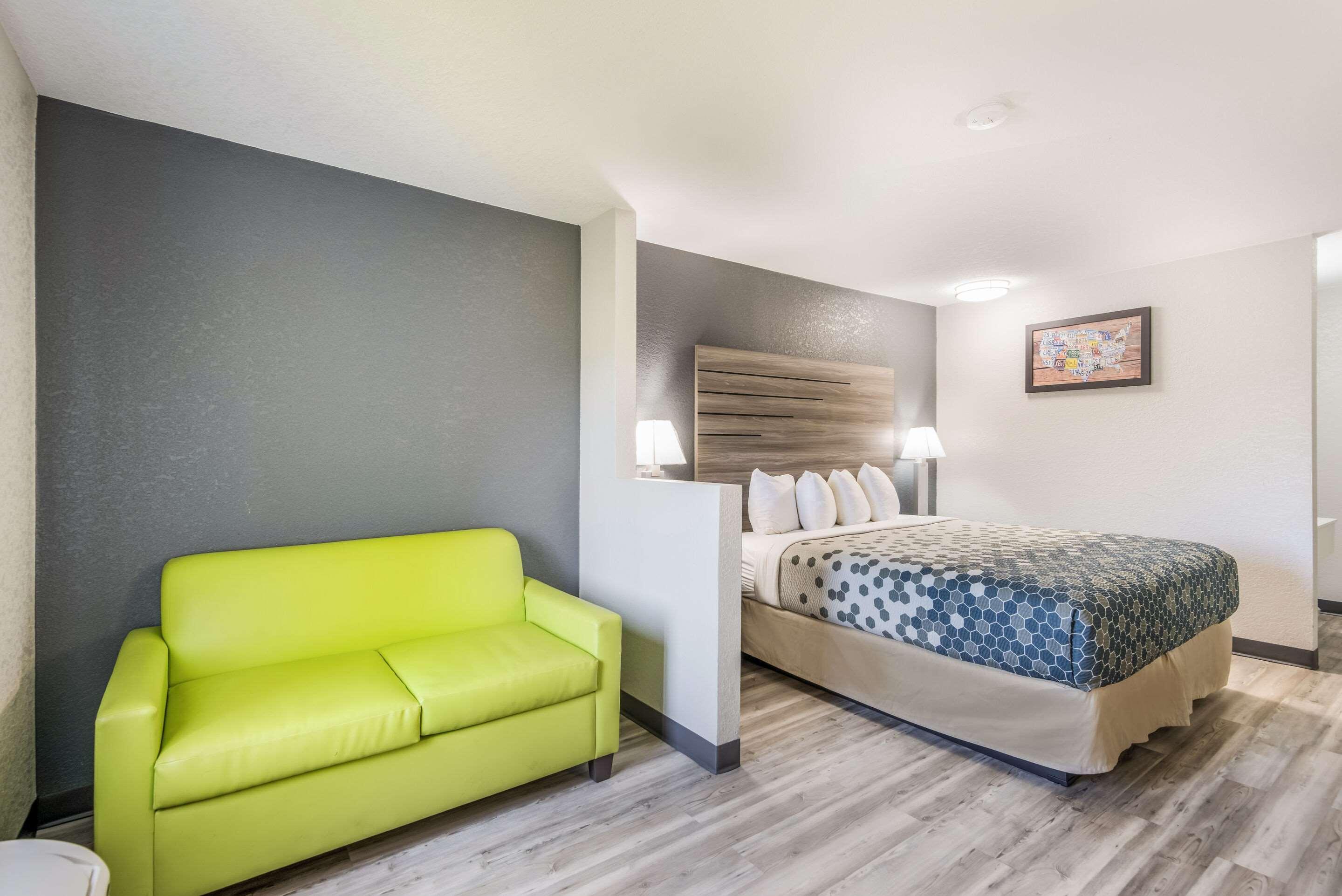 Econo Lodge Inn&Suites Des Moines - Merle Hay Rd Extérieur photo