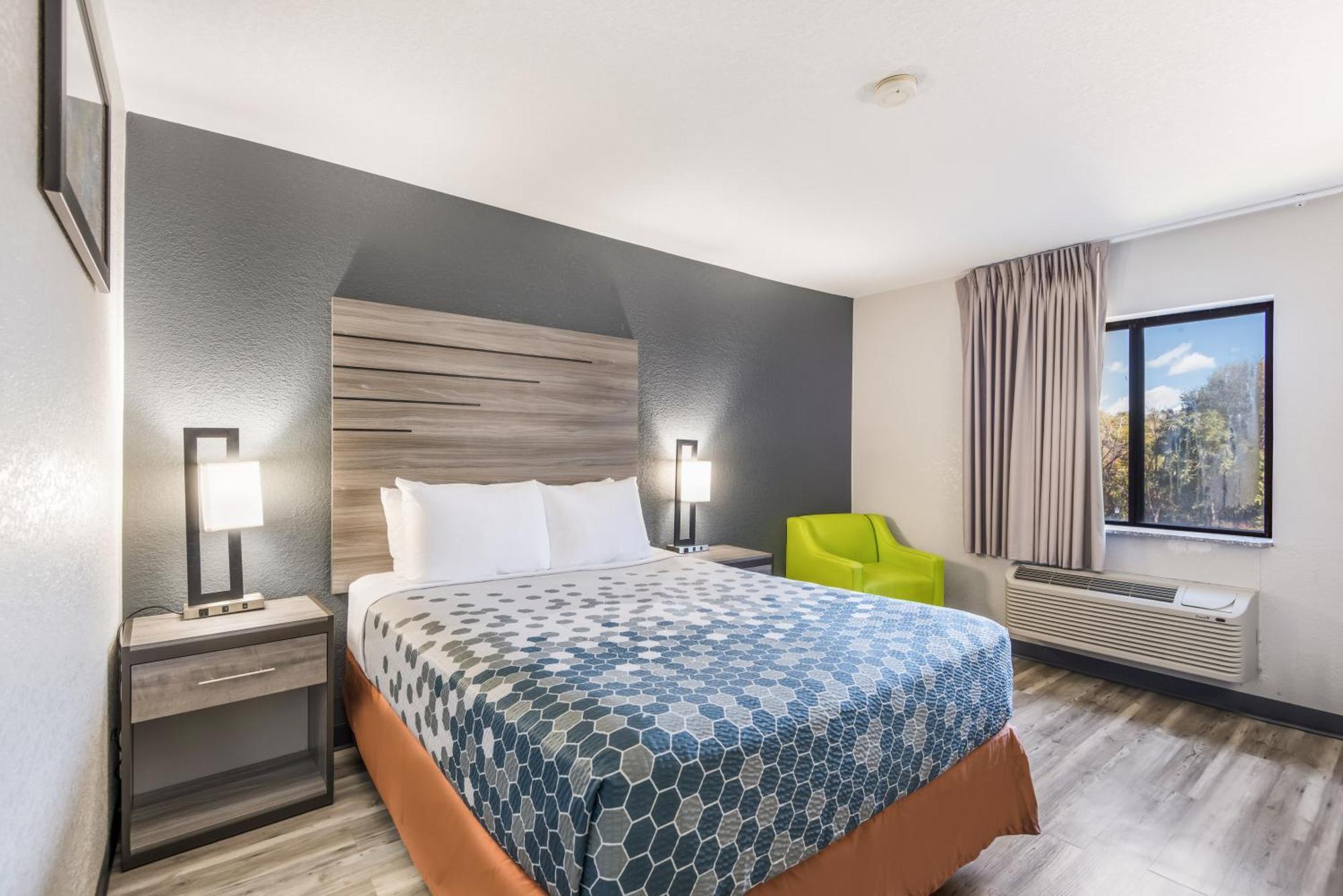 Econo Lodge Inn&Suites Des Moines - Merle Hay Rd Extérieur photo