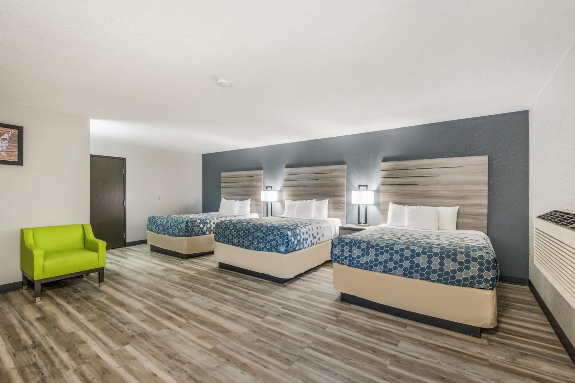 Econo Lodge Inn&Suites Des Moines - Merle Hay Rd Extérieur photo