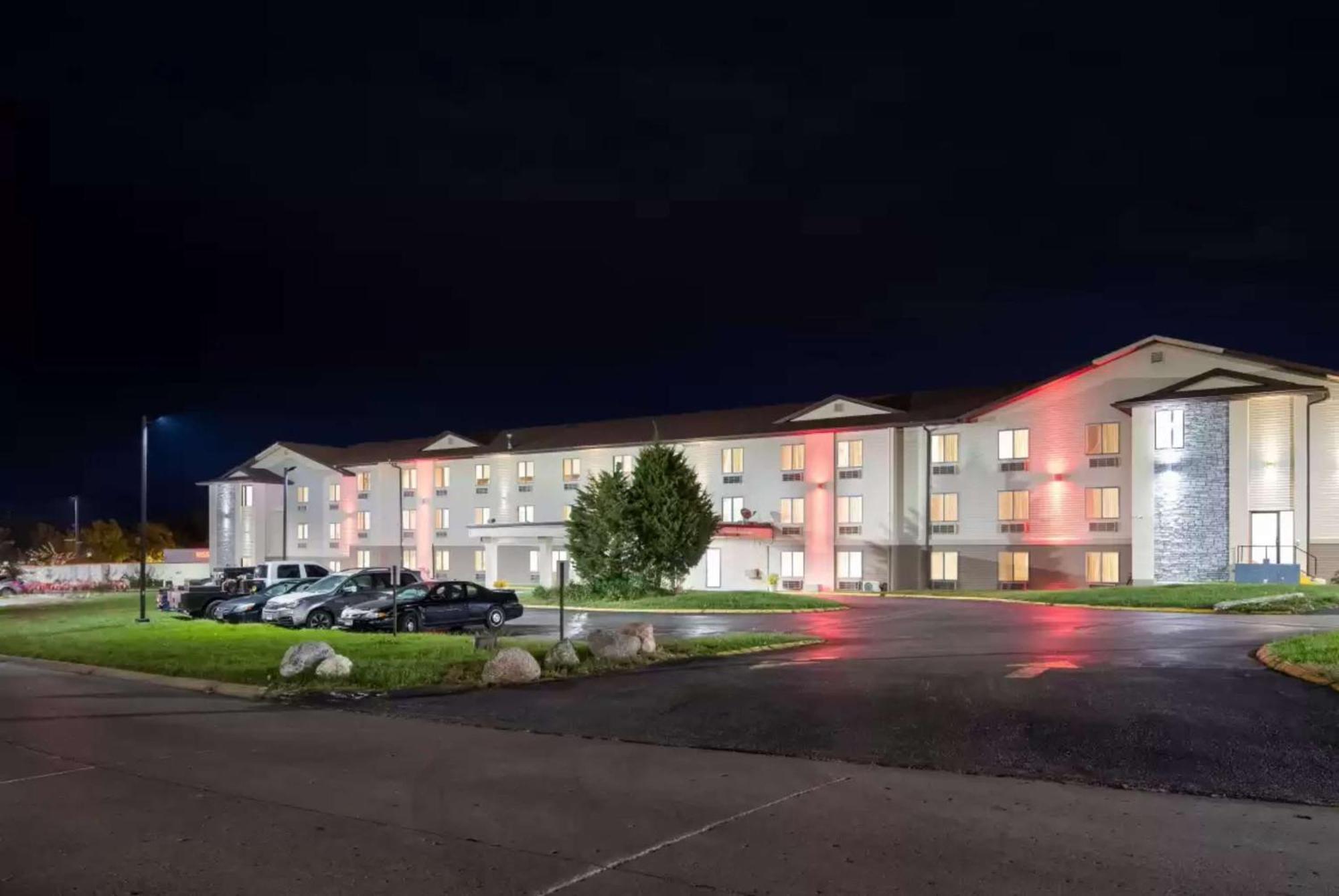 Econo Lodge Inn&Suites Des Moines - Merle Hay Rd Extérieur photo