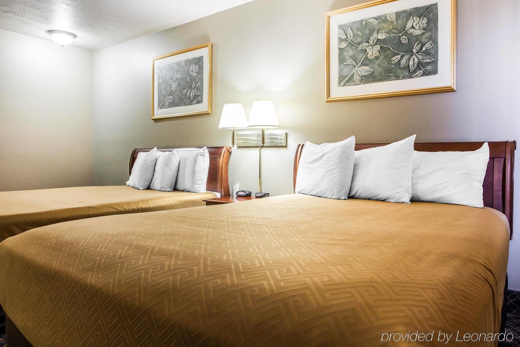 Econo Lodge Inn&Suites Des Moines - Merle Hay Rd Extérieur photo